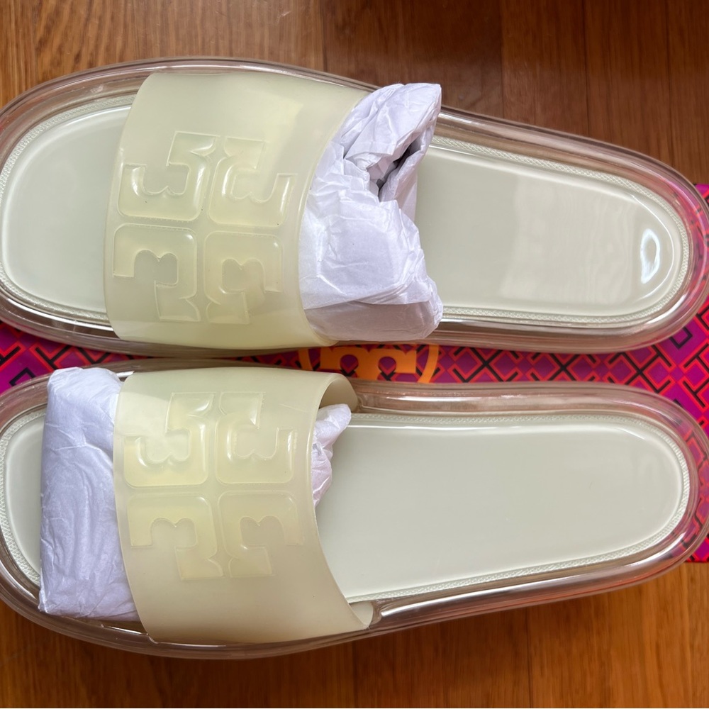 NWT - Tory Burch Ivory Slide Sandals